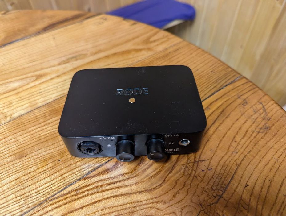 Rode NT1+AI 1 USB аудіоінтерфейс з мікрофоном