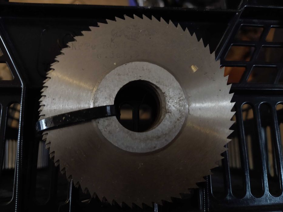 Frez tarczowy piłkowy 100x1,6/64