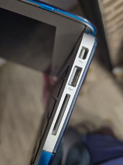 MacBook Air 13" [2015] • i5 • 4GB RAM • 120GB SSD • нормальна бата