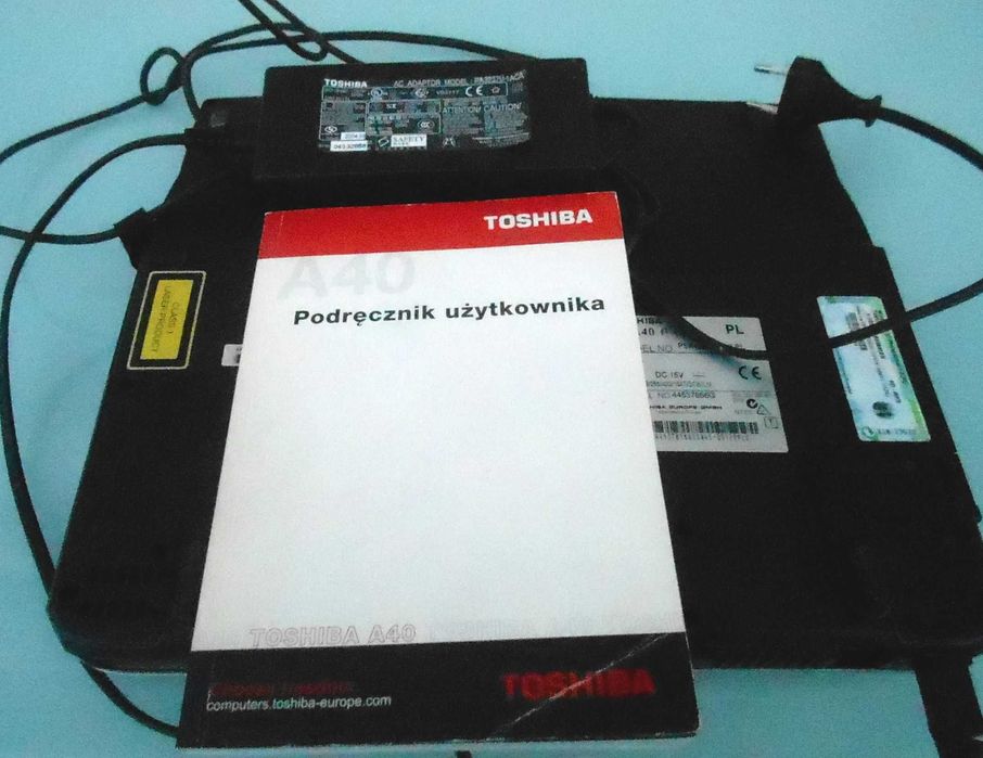 TOSHIBA  A40 laptop oryginał japoński + zasilacz  podręcznik  w j. pol
