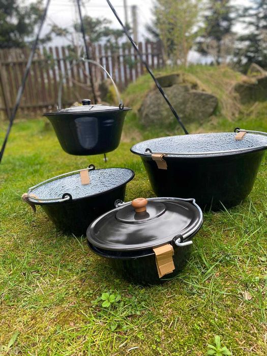 Kociołek węgierski emaliowany myśliwski 10L stojak, pokrywka +łyżka