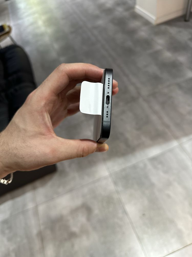 iPhone 16e 128GB Black eSim