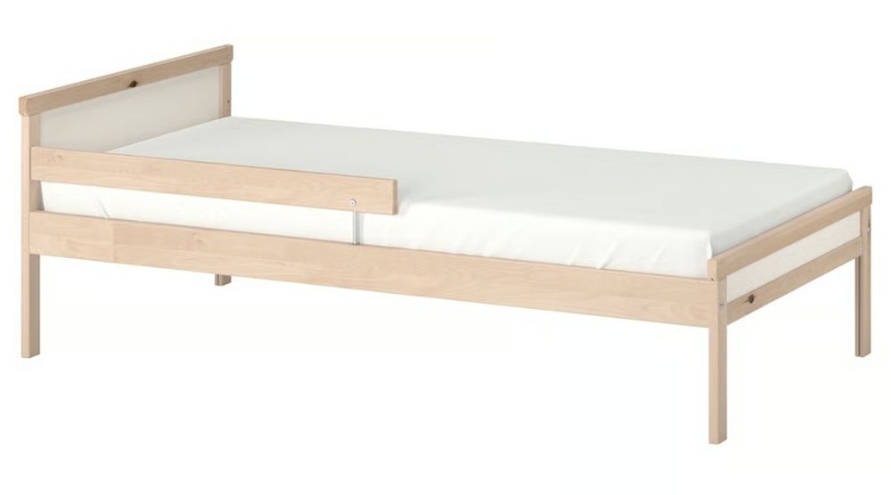 Cama Sniglar + Estrado Luroy
Preço novo 79€
Vendo conjunto por 40€
Sem