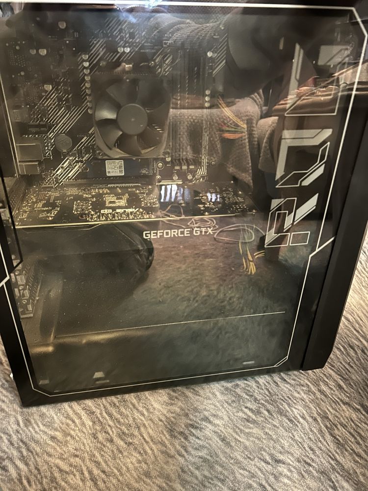 Torre gaming como nova vendo ou troco por honda nsr50