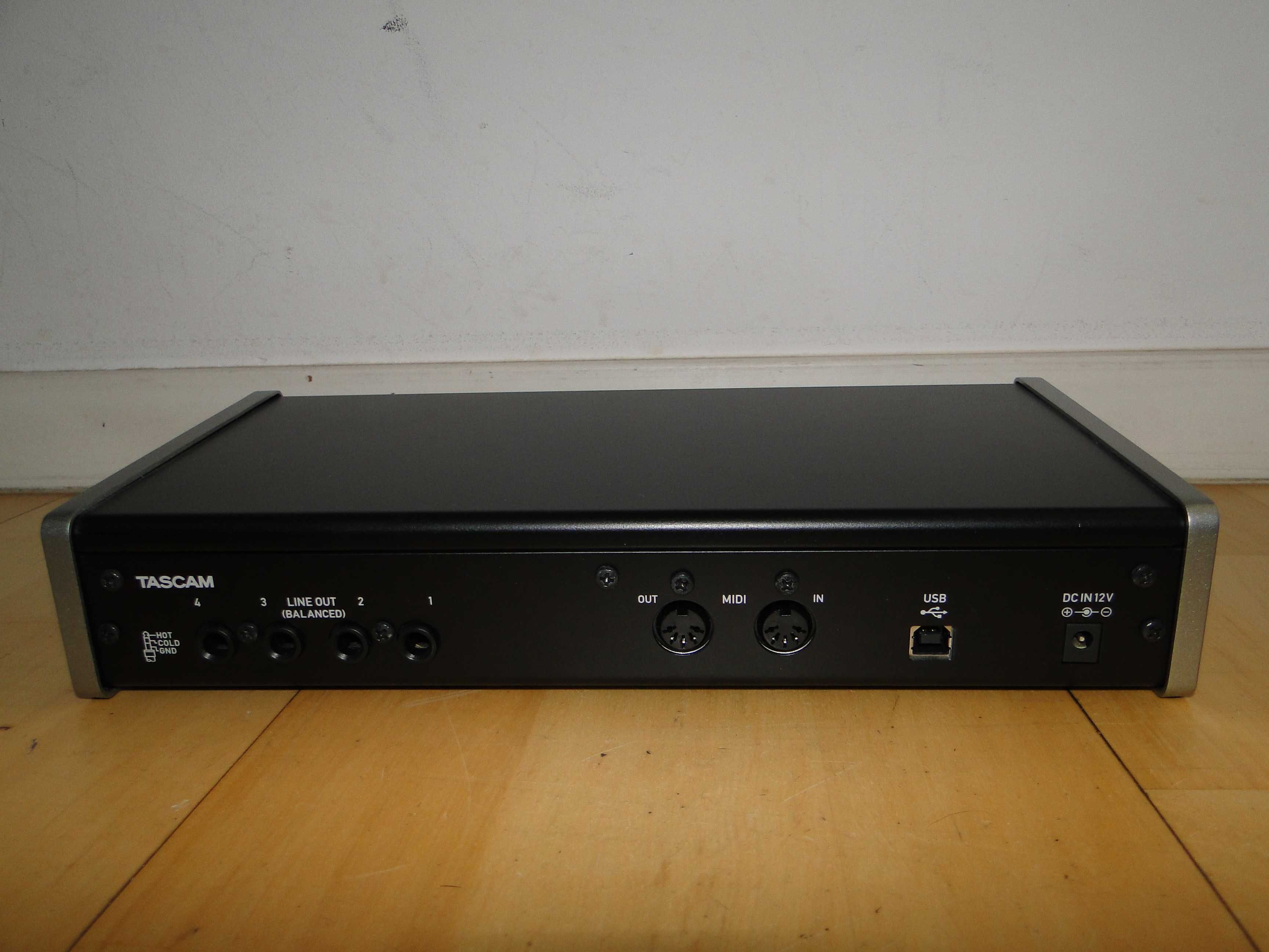 Zawodowy Interfejs Audio MIDI USB TASCAM US 4x4.Nówka.Okazja