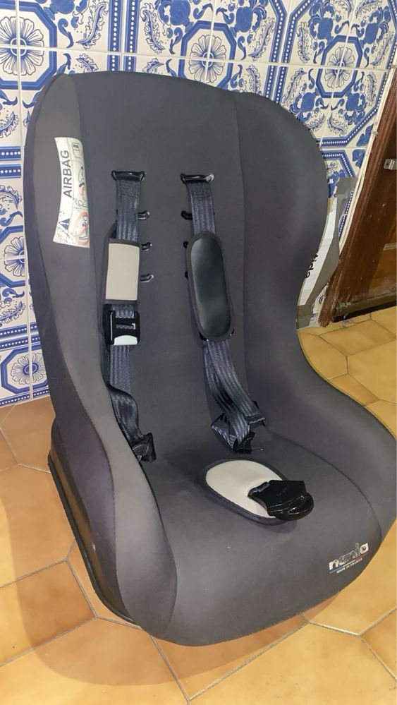 Cadeira auto- bebé