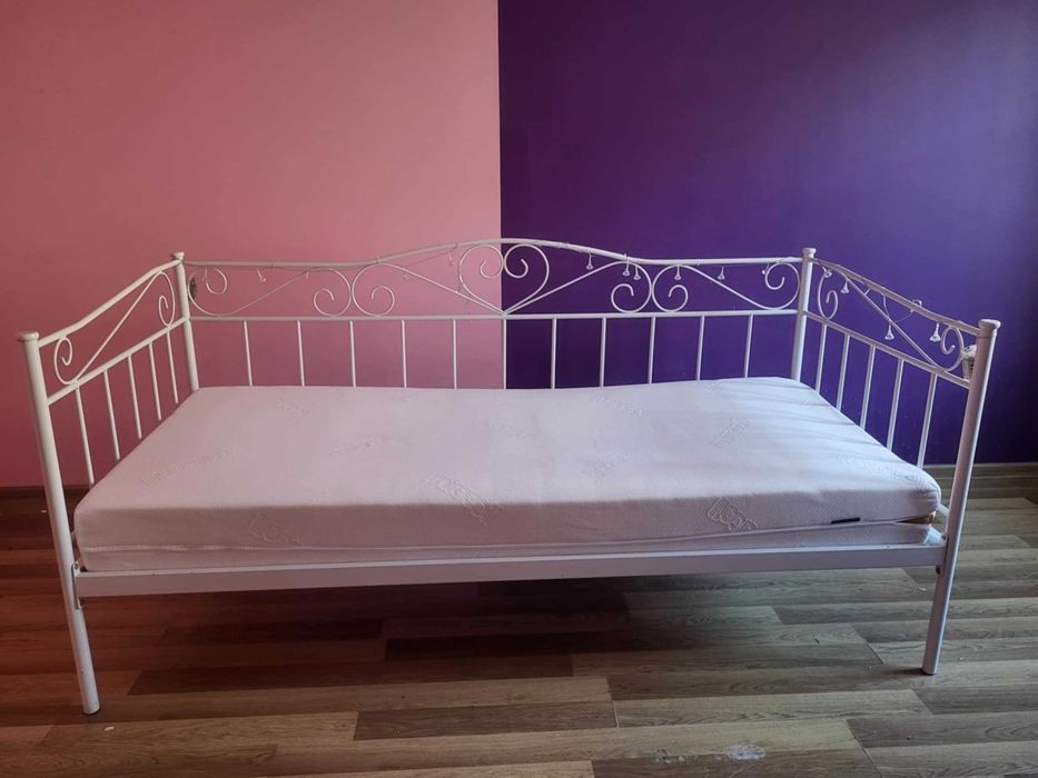 łóżko z materacem białe metalowe dla dziewczynki