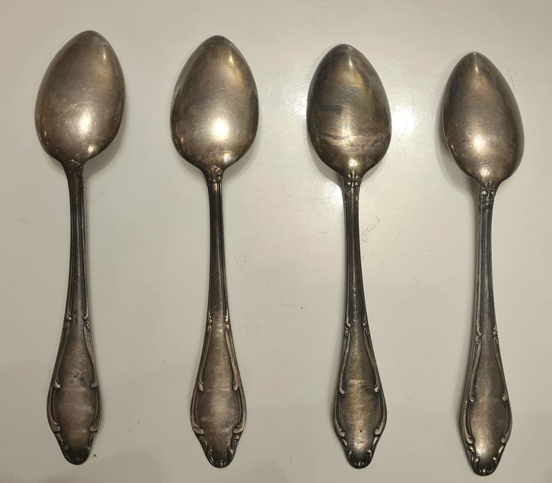 Stare platerowane łyżeczki do herbaty 4 szt