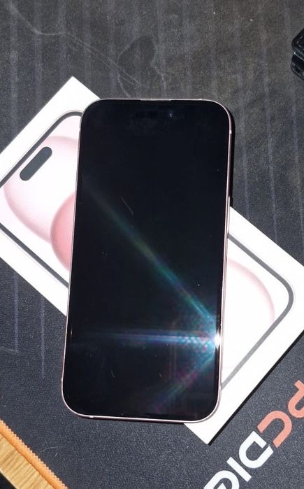 iPhone 15 em muito bom estado