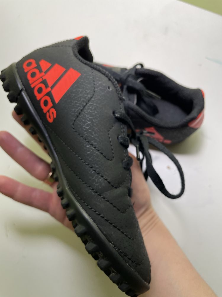 Футбольне взуття сороканіжки adidas 30,5 розмір