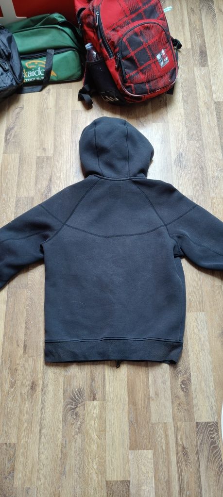 Bluza Tech czarny lekko używany rozmiar S