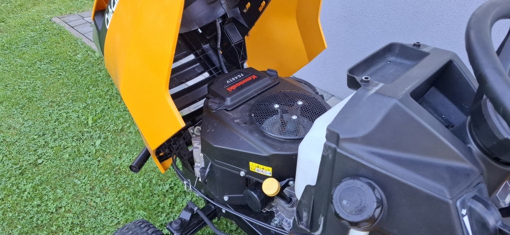 Traktorek kosiarka CUB CADET nowy model kawasaki V2 stan bdb!!
