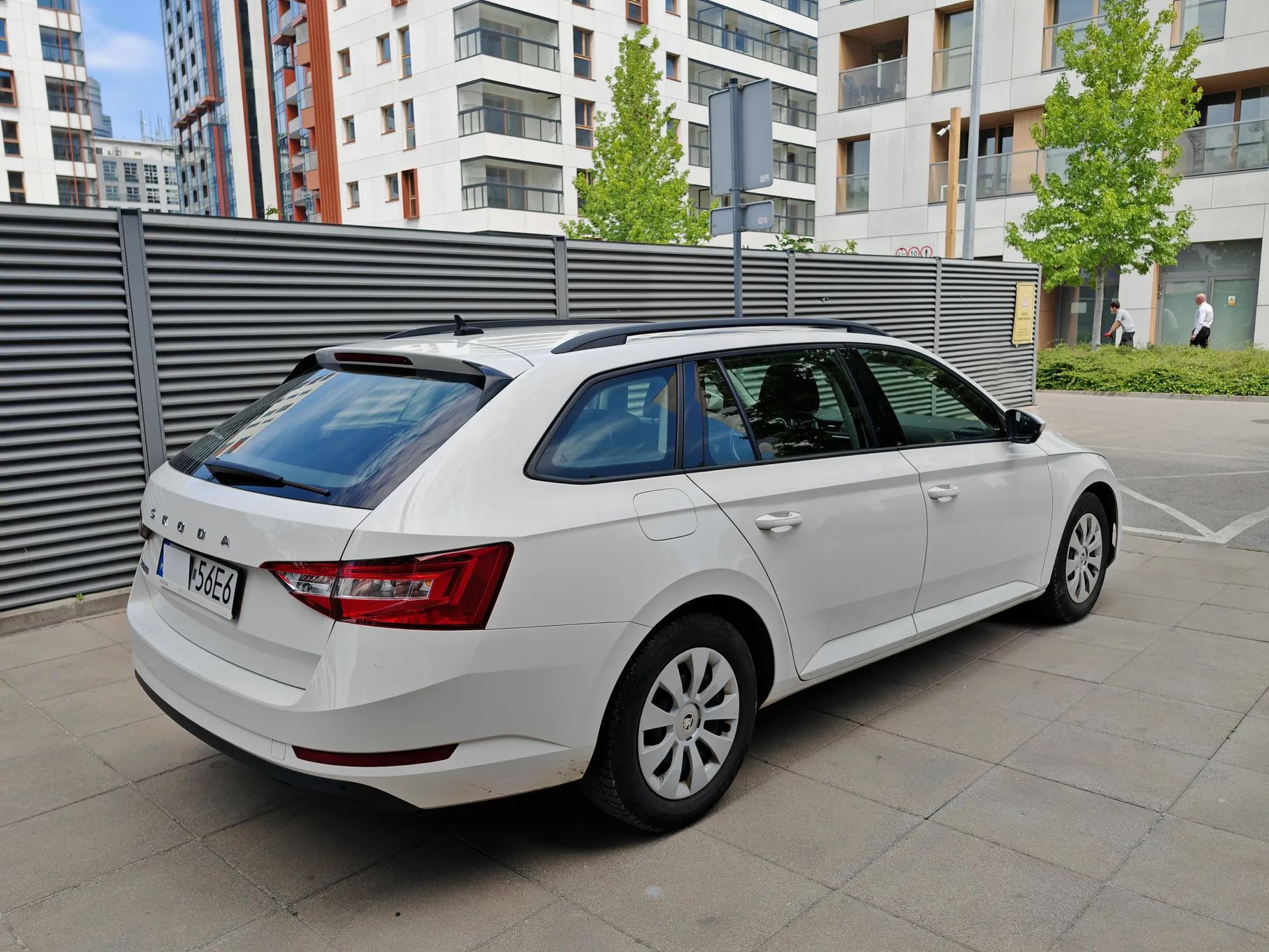 Skoda Superb Salon Polska kombi faktura vat