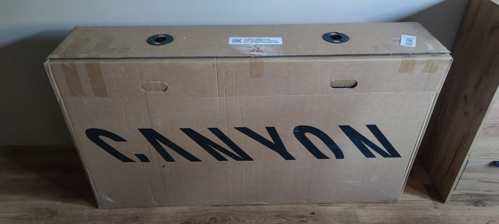 Karton na rower. Canyon.