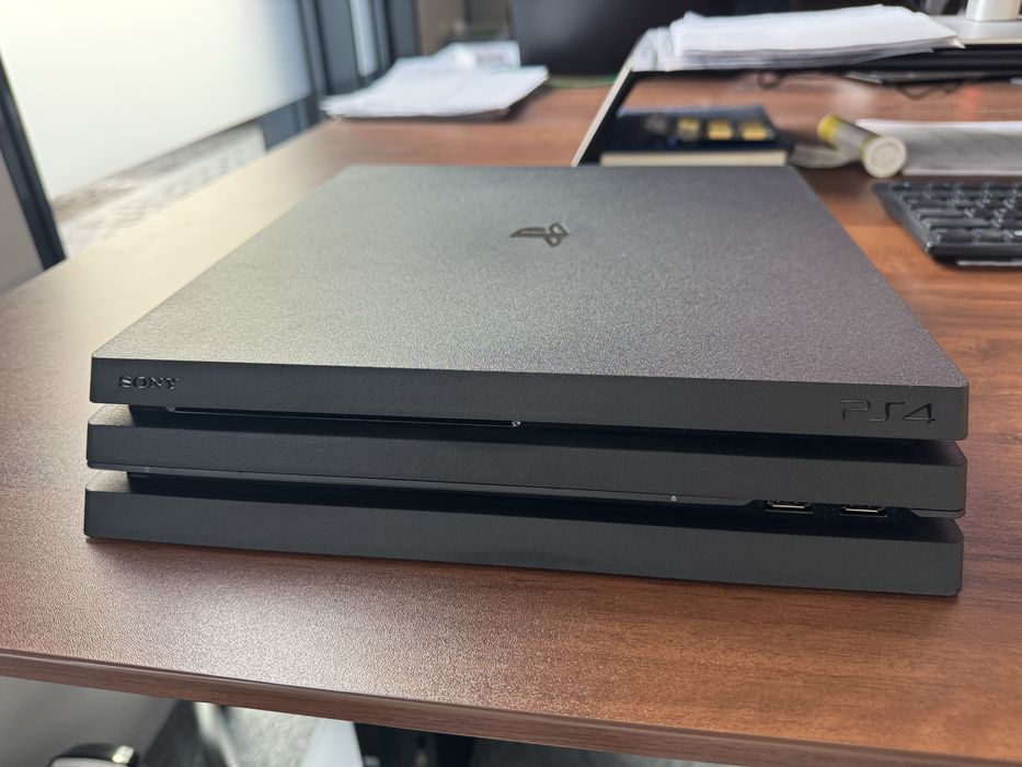 Nowa konsola PlayStation 4 Pro 1 TB CUH-7216B - nieużywana Sony