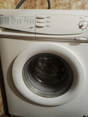 Продам стиральную машинку в хорошем состояние