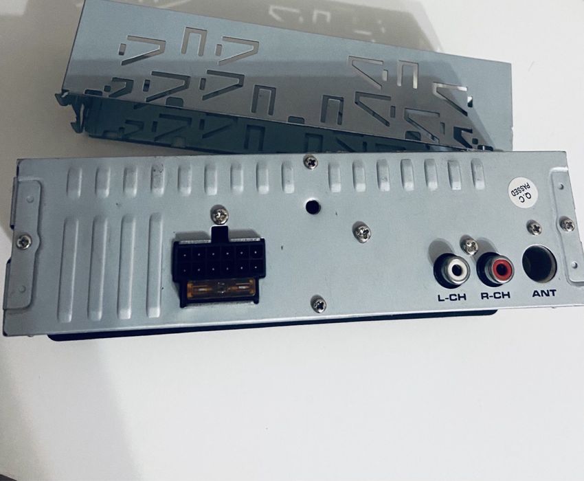 Автомагнітола в машину з Bluetooth Shuttle