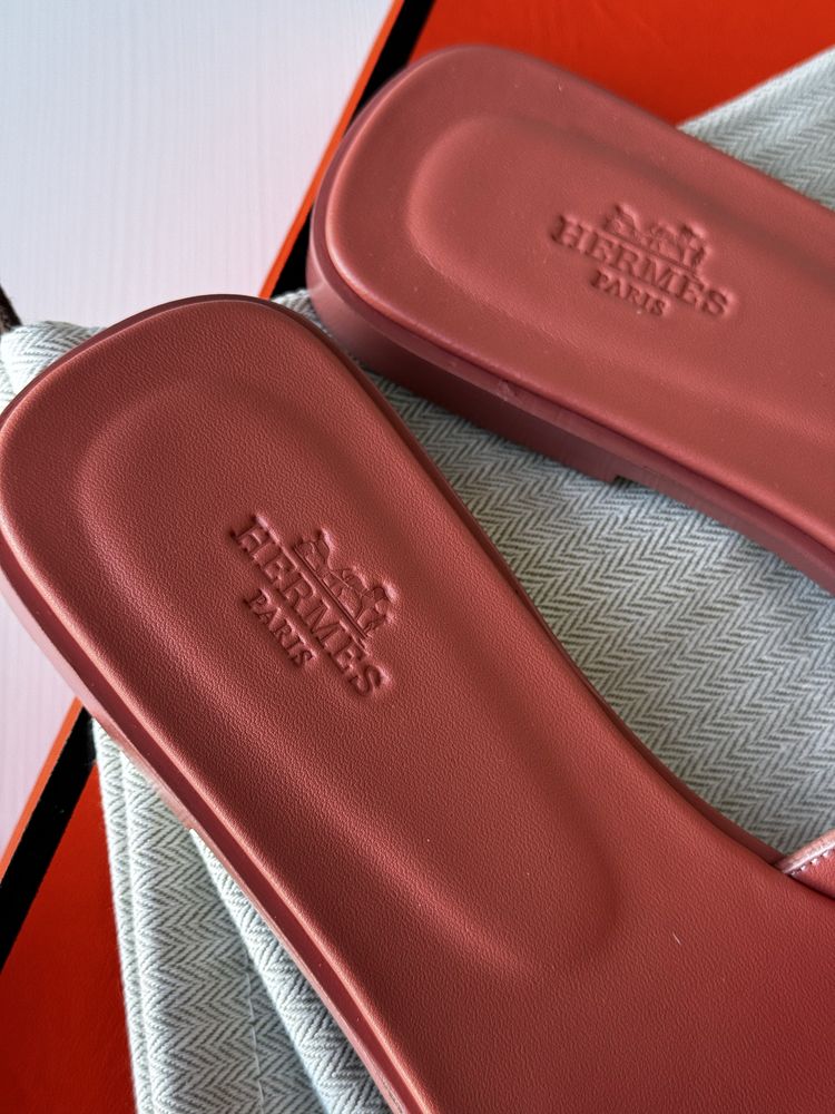Шльопанці Hermes