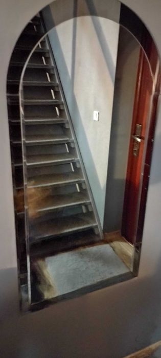Lustro wiszące do pokoju