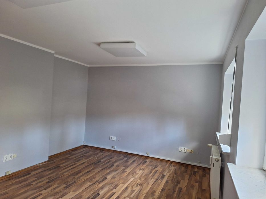 Lokal biurowo-usługowy na Nowym Dworze {30m2} 1550 zł