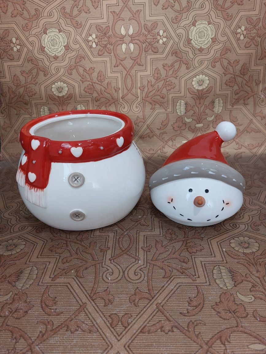 Ceramiczny bałwanek pojemnik na ciastka cukierki słodycze