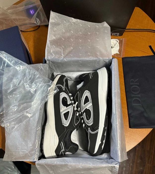 Dior B30 - Preto/Branco Tamanho Homem 10,5/11 (Tamanho EU 44)