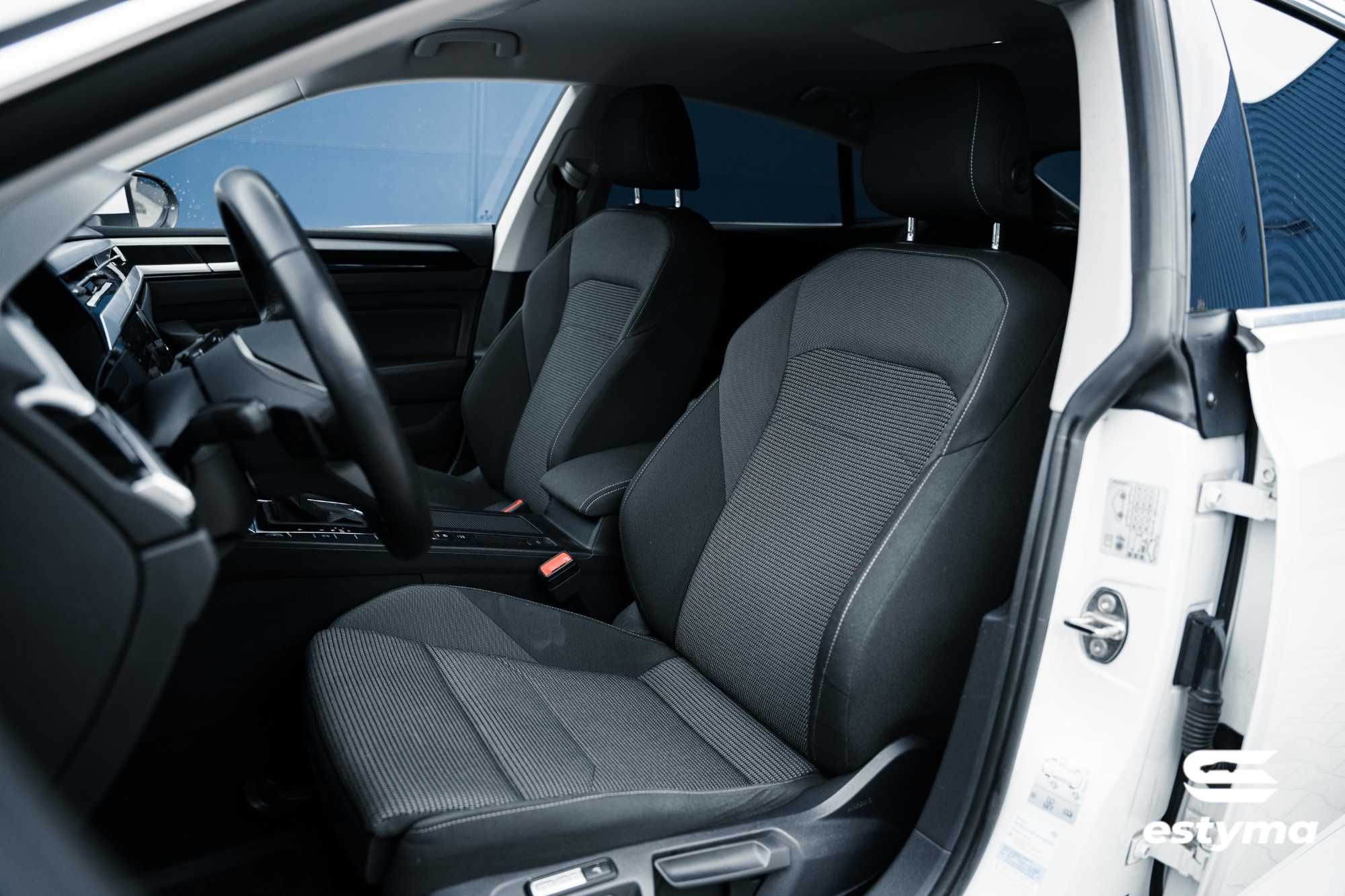Wynajem samochodu, wypożyczalnia samochodów Estyma - VW Arteon