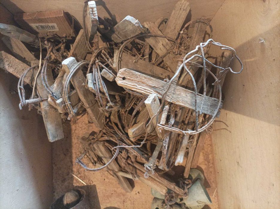 Lote com Chocalhos/Sinos/Guizos e Ratoeiras antigas