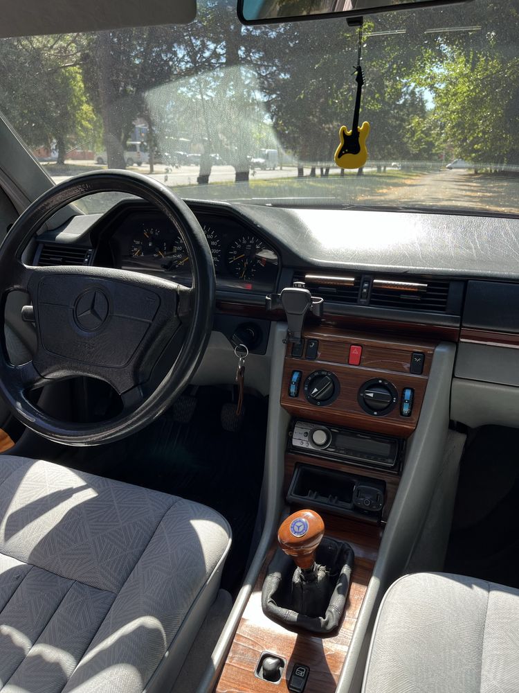 Продається Mercedes-Benz e-class w124 2.0