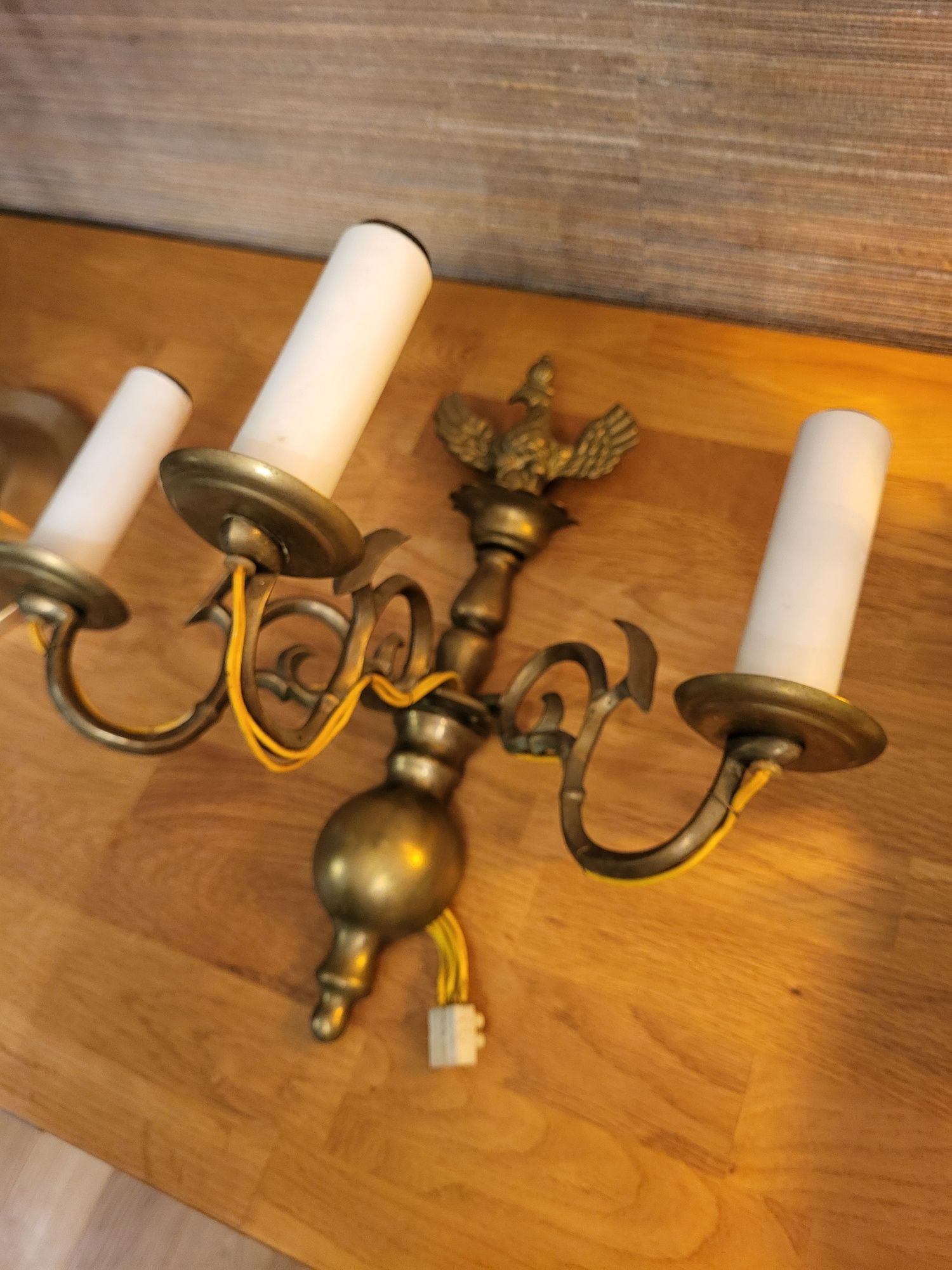 Mosiężny zestaw.  Lampa stołowa  i kinkiet.