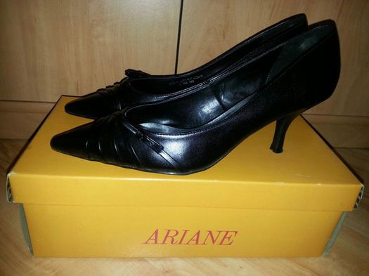 Szpilki 37 eleganckie czarne kokardki deichmann wesele buty