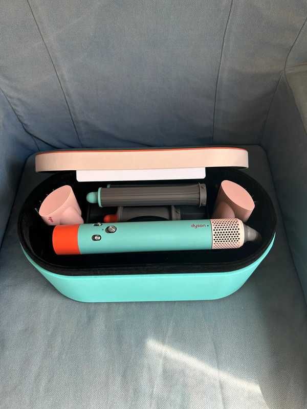D-yson Airwra-p Multi-Styler Com-plete Long HS05