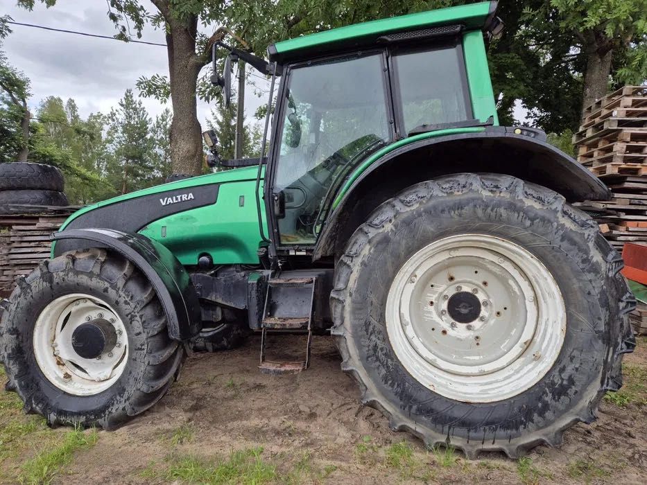 Ciągnik VALTRA T151