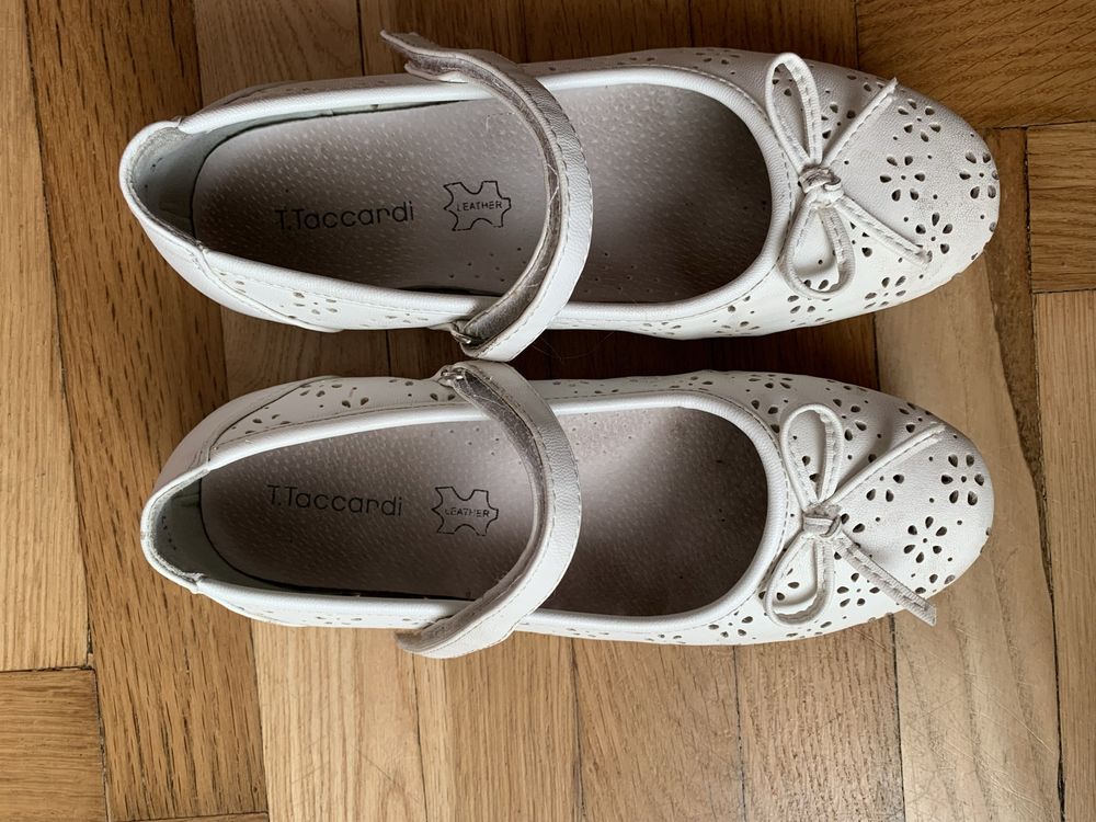 Туфлі для дівчинки нарядні білі Taccardi