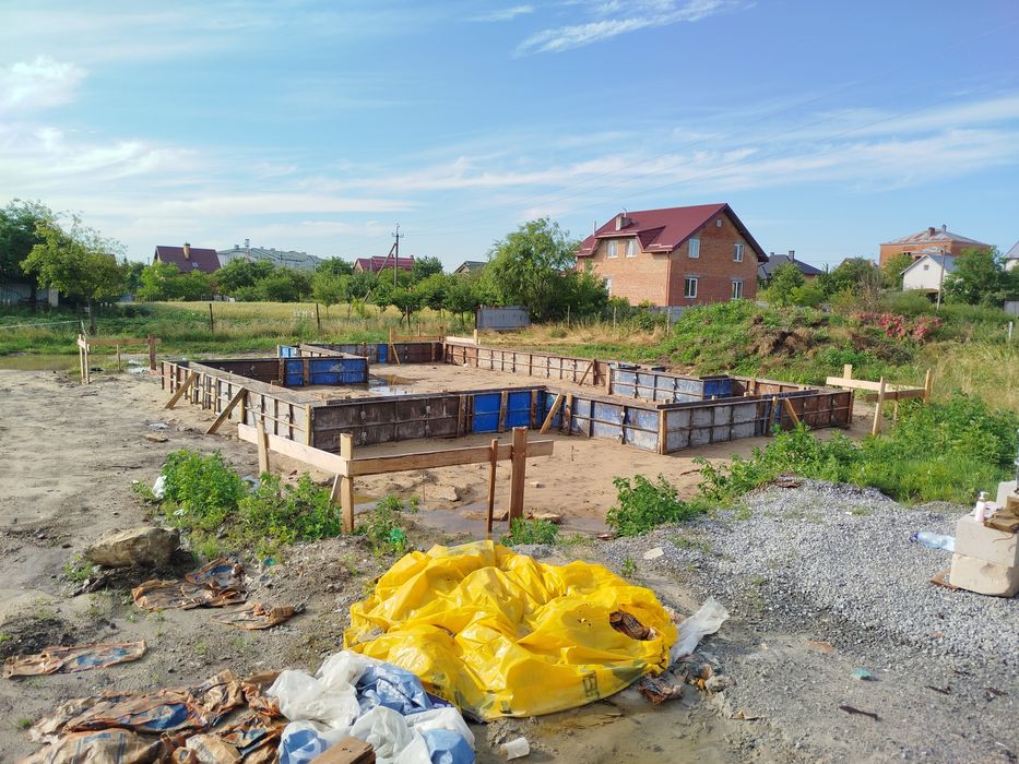 Оренда опалубки для фундаменту, парканів, колон