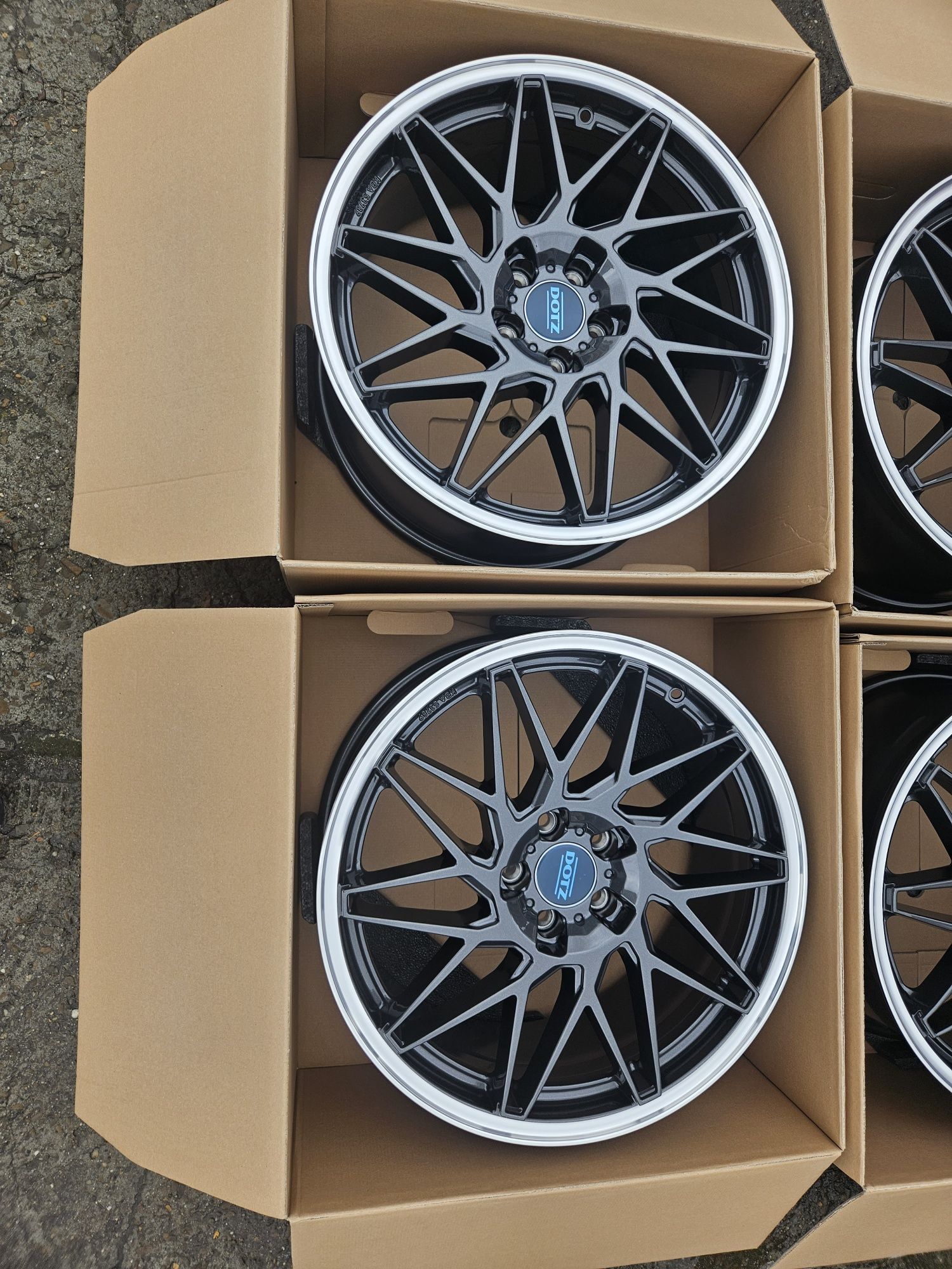 Felgi aluminiowe 5x108 8.5j et45 19" dotz