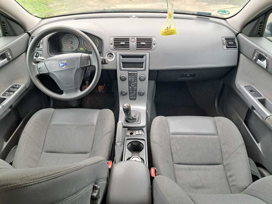 Volvo V50 1,6 benzyna, bardzo doinwestowany, bez wkładu finansowego.
