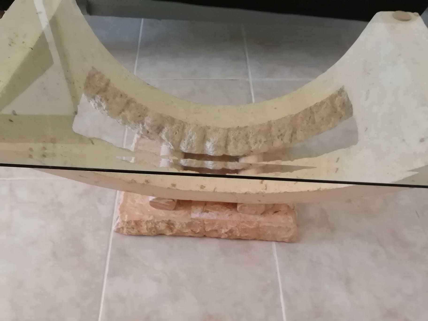 Mesa pedra com vidro