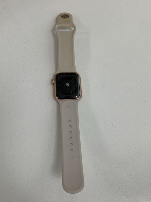 Apple Watch SE (1st Gen) 40 mm Rose Gold Aluminium & Ceramic Case б/у