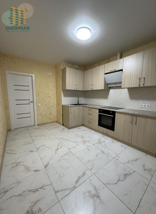 Продам 1 комн ЖК "59 Жемчужина", ул. Сахарова! Поселок! Ремонт!