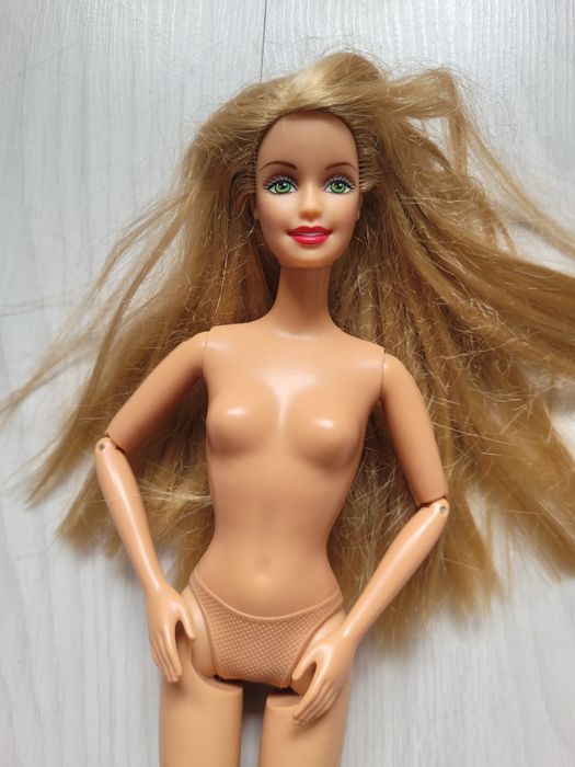 Lalka barbie blond 1998 czerwone usta