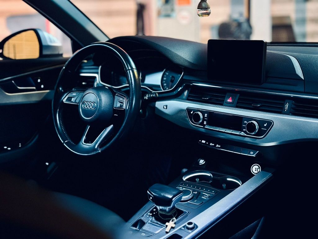 Audi a4 s line 190cv