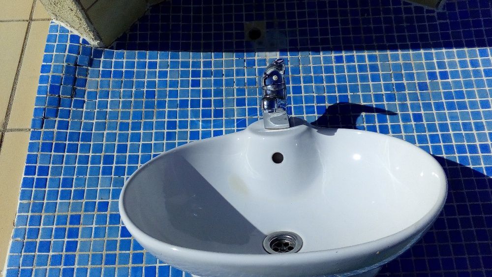 Bacia para bancada
entrega em mãos na zona de Quarteira