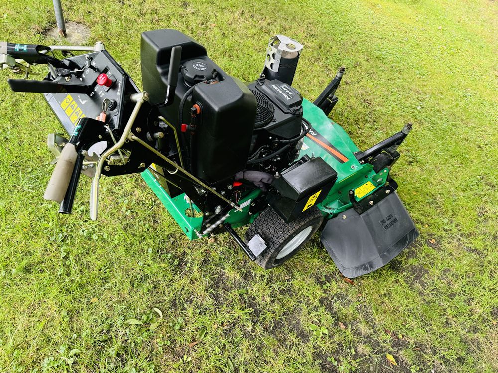 Kosiarka karczownica spalinowa do wysokiej traw Ransomes 36 Hydro 16KM