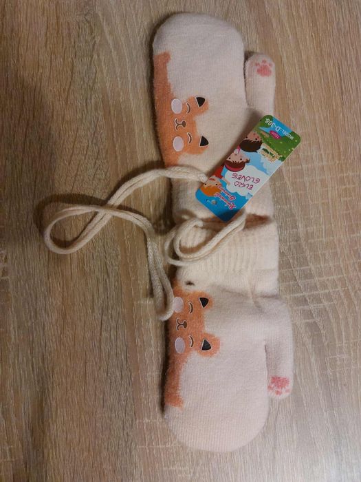 Rekawiczki ze sznurkiem