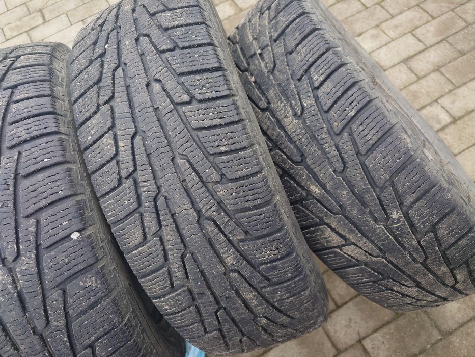 Зимова гума 235 65 18