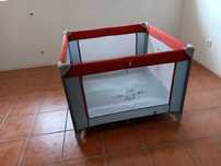 Cama de viagem muito pouco usada