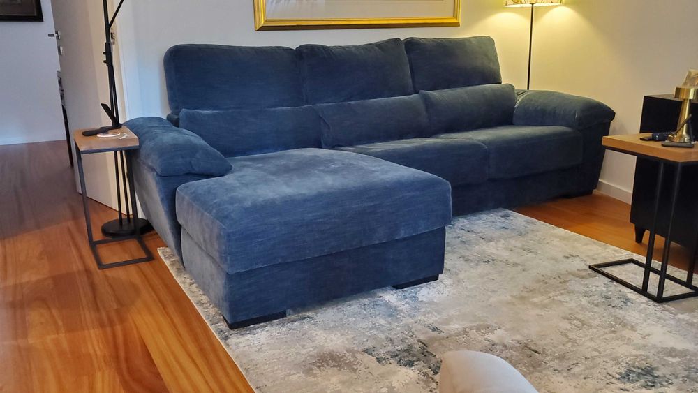 Comfortable 3-seater sofa with chaise