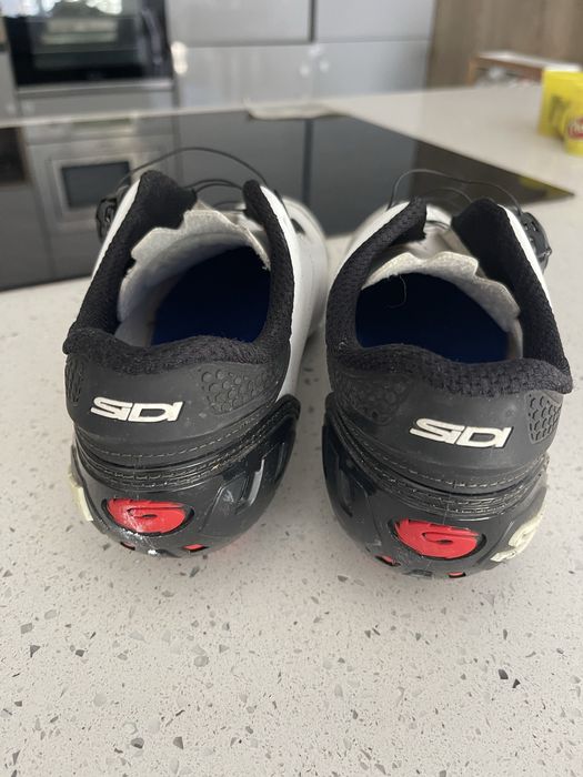 Sapatos estrada Sidi composit carbon. 42 1/2