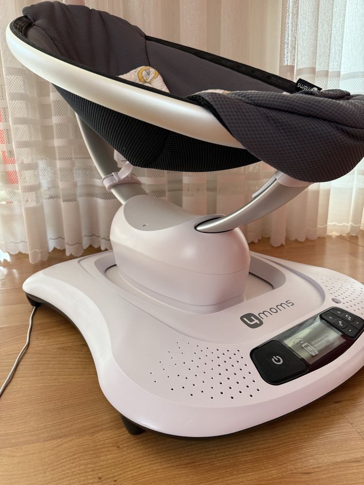 Заколисуючий центр 4moms MamaRoo